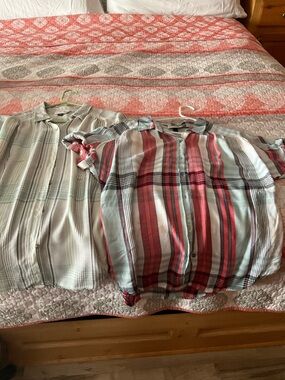 Women’s Lot of 2 Universal Threads Plaid Short Sleeve T-Shirts